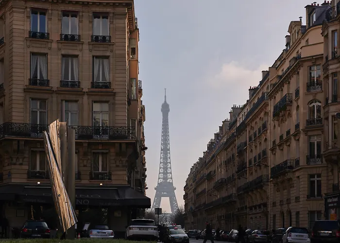 Hotel Plaza Tour Eiffel Parigi